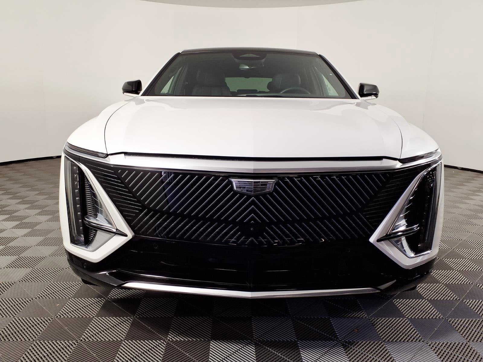 Certified 2024 Cadillac LYRIQ Luxury 1 with VIN 1GYKPPRK0RZ108462 for sale in Chandler, AZ