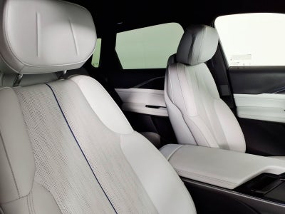 2024 Cadillac LYRIQ Luxury 1