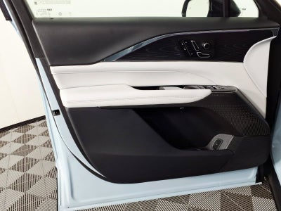 2024 Cadillac LYRIQ Luxury 1