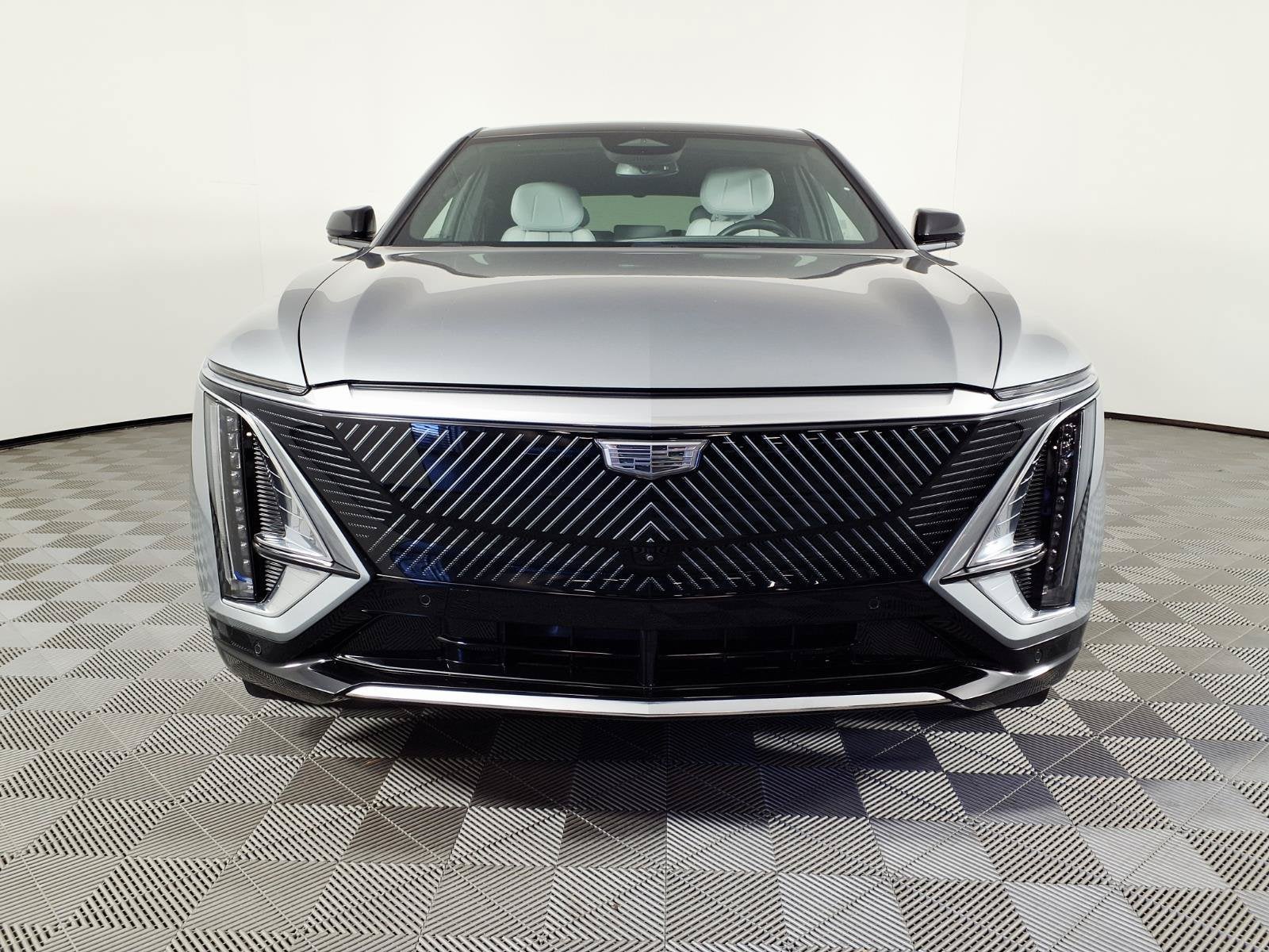 2024 Cadillac LYRIQ Luxury 1
