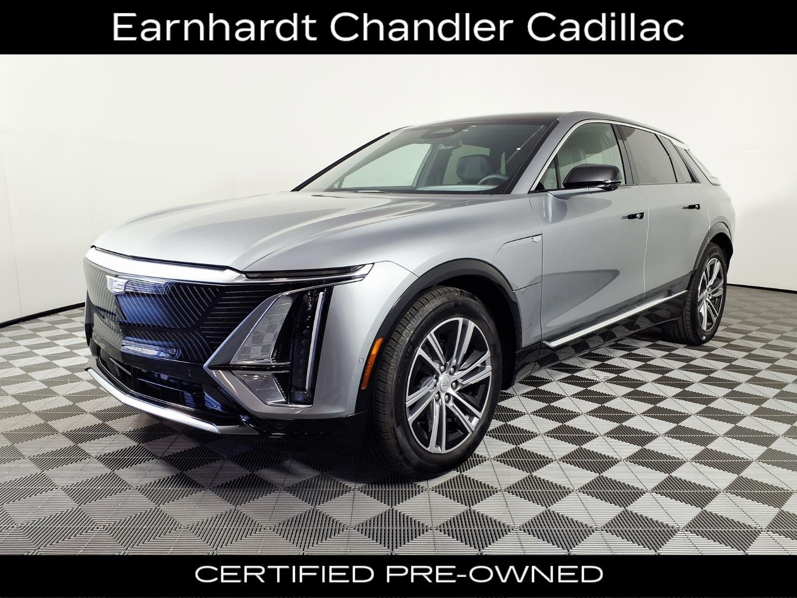 2024 Cadillac LYRIQ Luxury 2