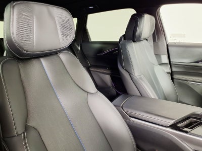 2024 Cadillac LYRIQ Luxury 2