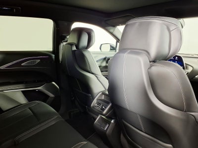 2024 Cadillac LYRIQ Luxury 2