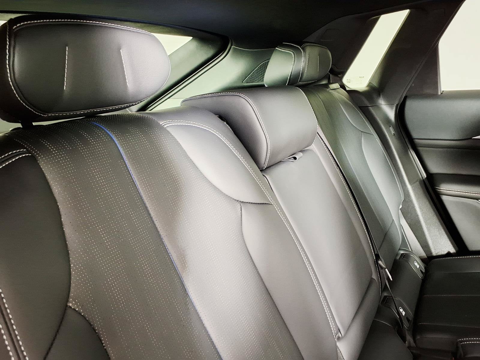 2024 Cadillac LYRIQ Luxury 2