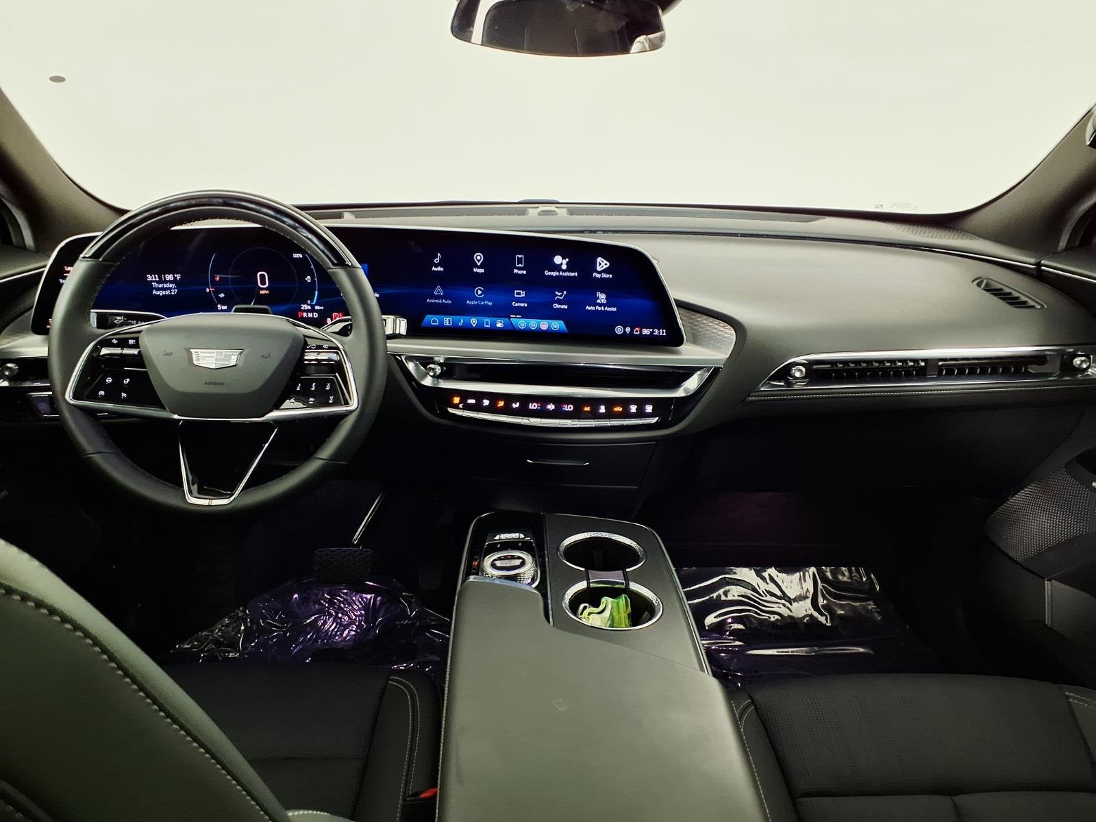 2024 Cadillac LYRIQ Luxury 2
