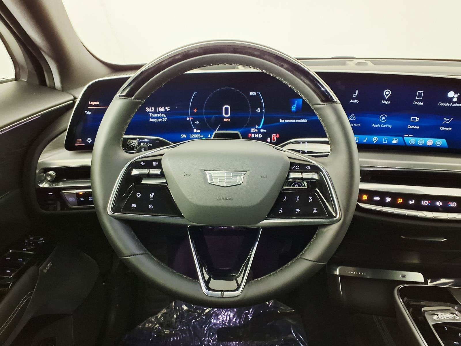 2024 Cadillac LYRIQ Luxury 2