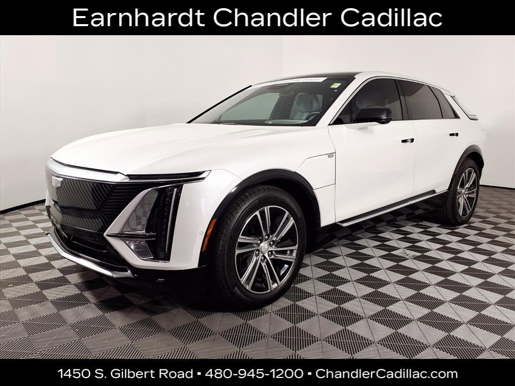 2024 Cadillac LYRIQ Luxury 2