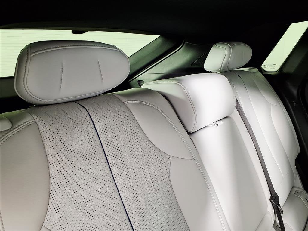 2024 Cadillac LYRIQ Luxury 2