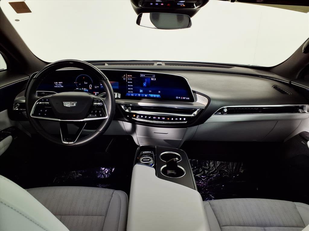 2024 Cadillac LYRIQ Luxury 2