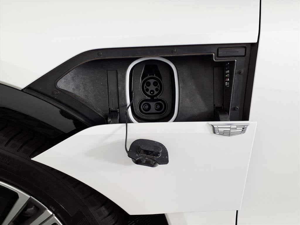 2024 Cadillac LYRIQ Luxury 2