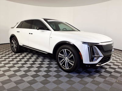 2024 Cadillac LYRIQ Luxury 2