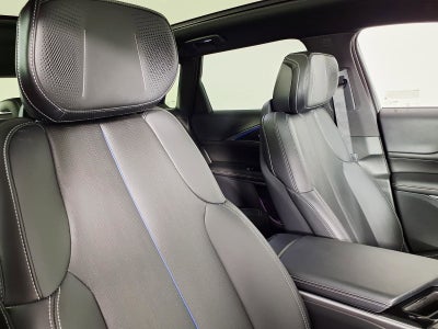 2024 Cadillac LYRIQ Luxury 2