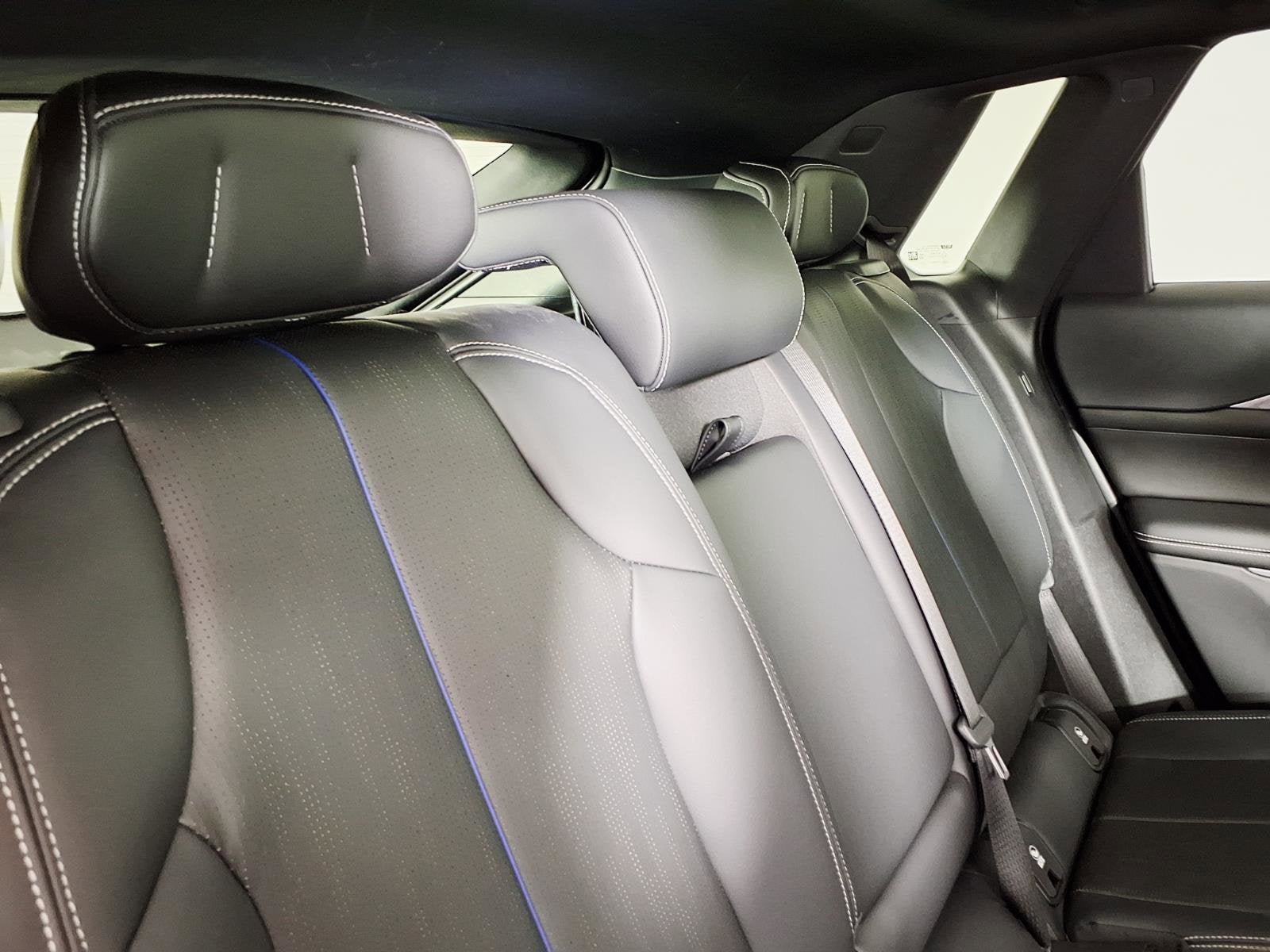 2024 Cadillac LYRIQ Luxury 2