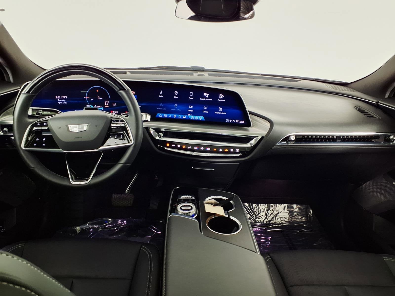 2024 Cadillac LYRIQ Luxury 2