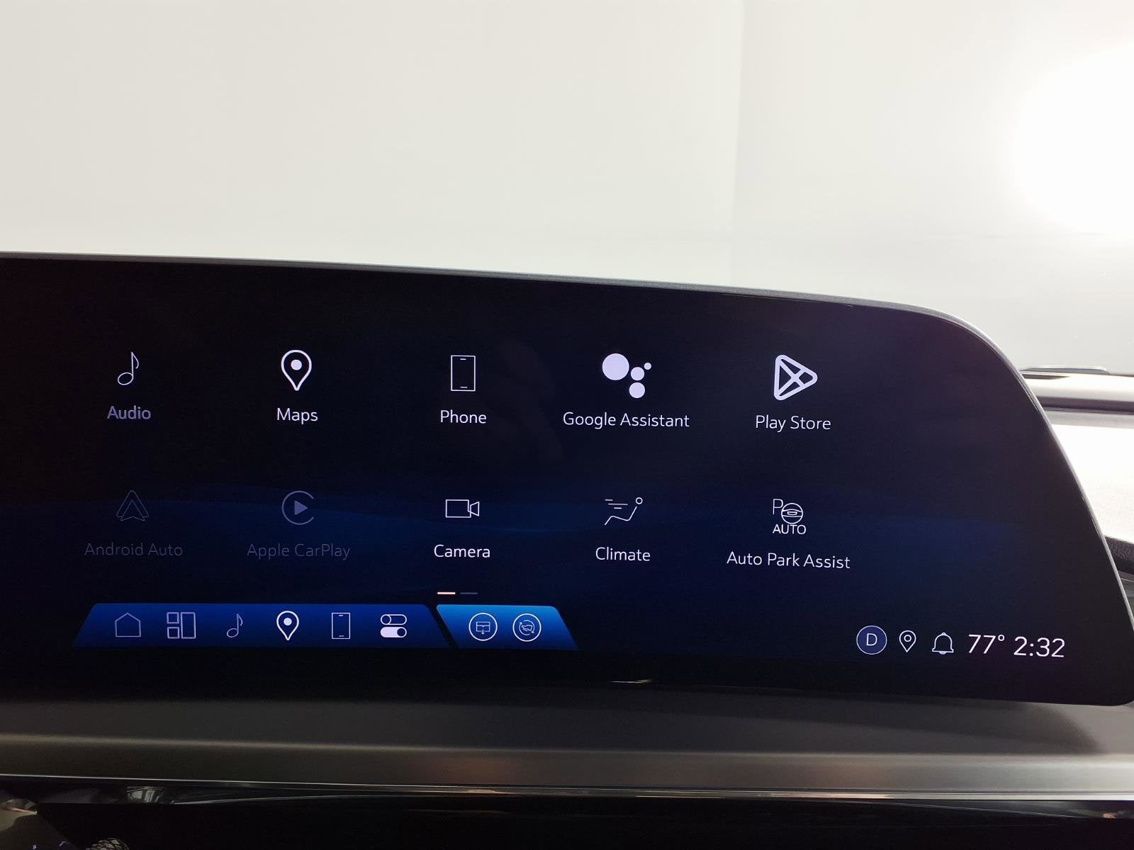 2024 Cadillac LYRIQ Luxury 2