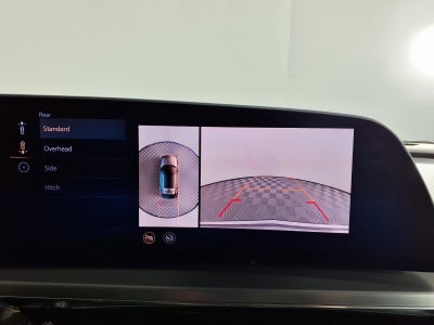 2024 Cadillac LYRIQ Luxury 2