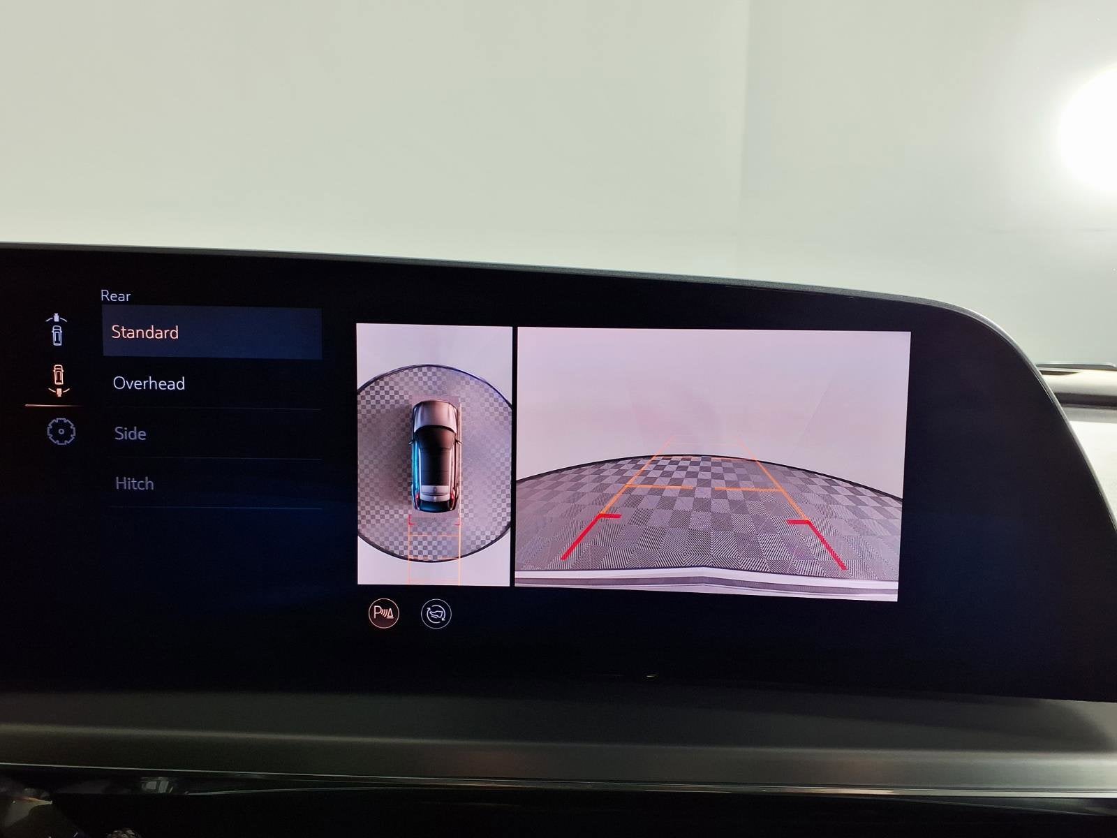 2024 Cadillac LYRIQ Luxury 2