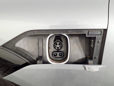 2024 Cadillac LYRIQ Luxury 2