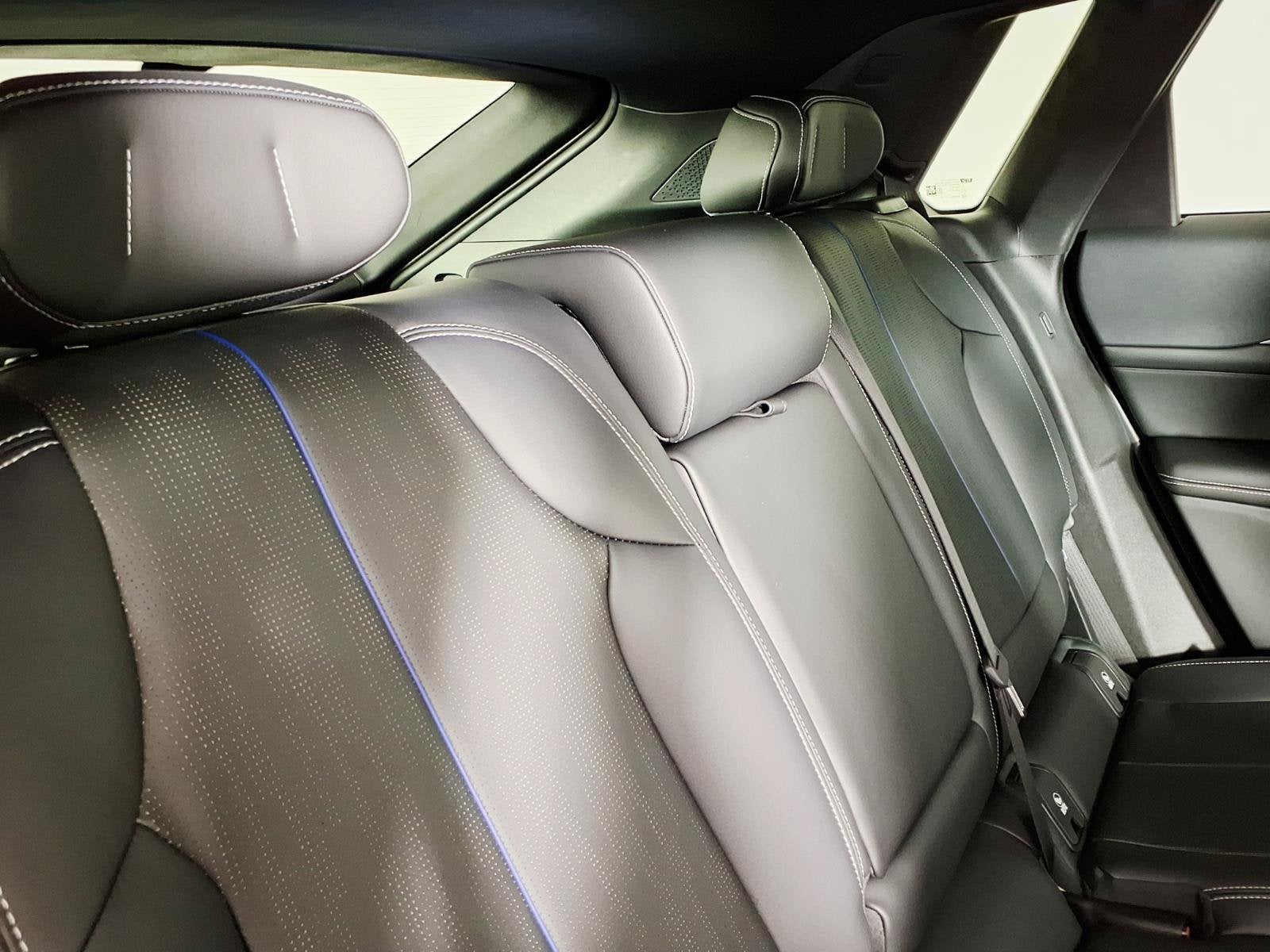 2024 Cadillac LYRIQ Luxury 2