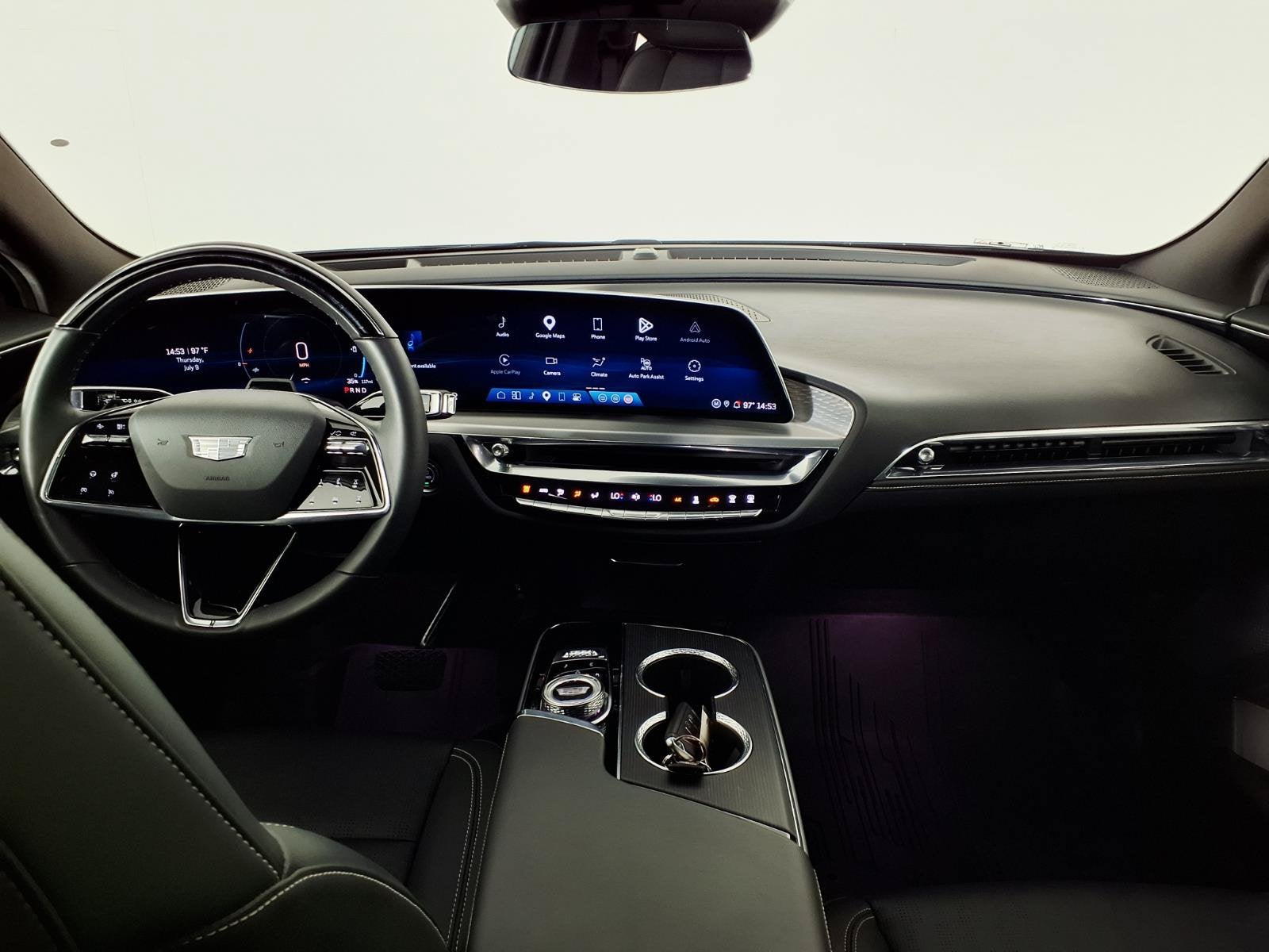 2024 Cadillac LYRIQ Luxury 2