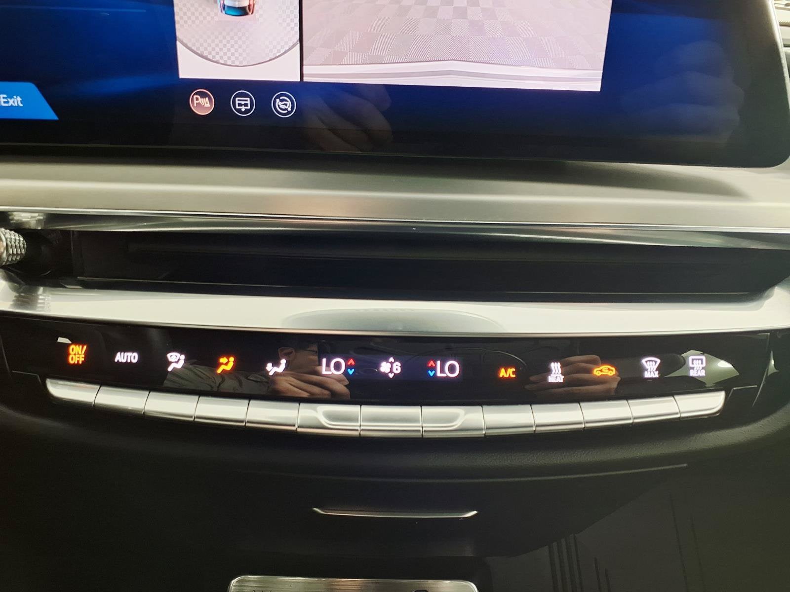 2024 Cadillac LYRIQ Luxury 2