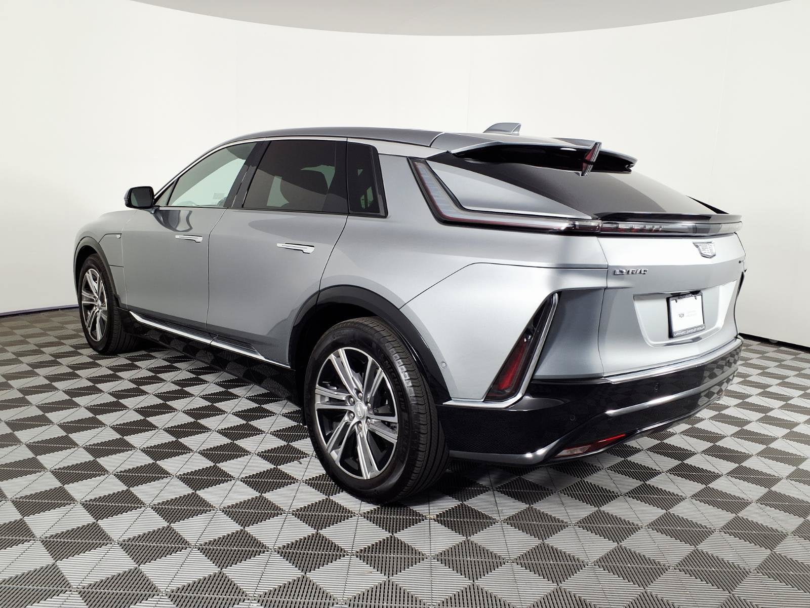 2024 Cadillac LYRIQ Luxury 2