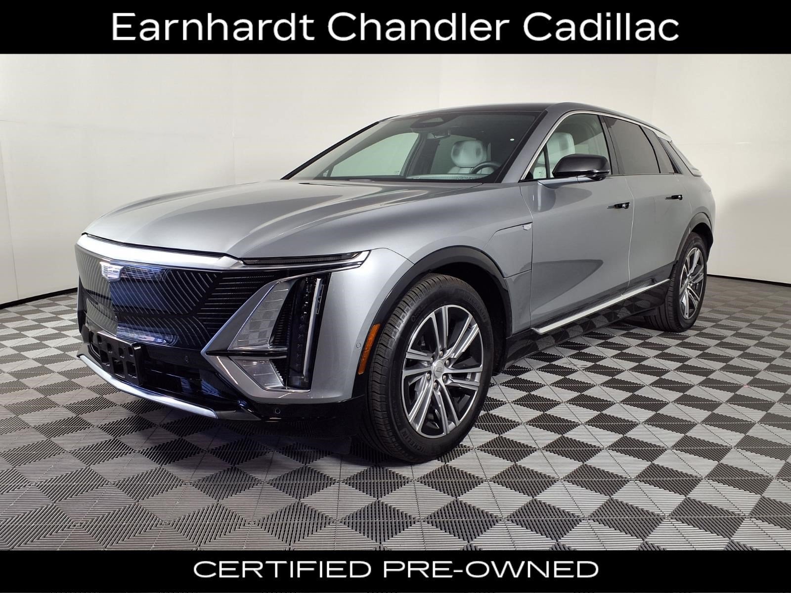 2024 Cadillac LYRIQ Luxury 2
