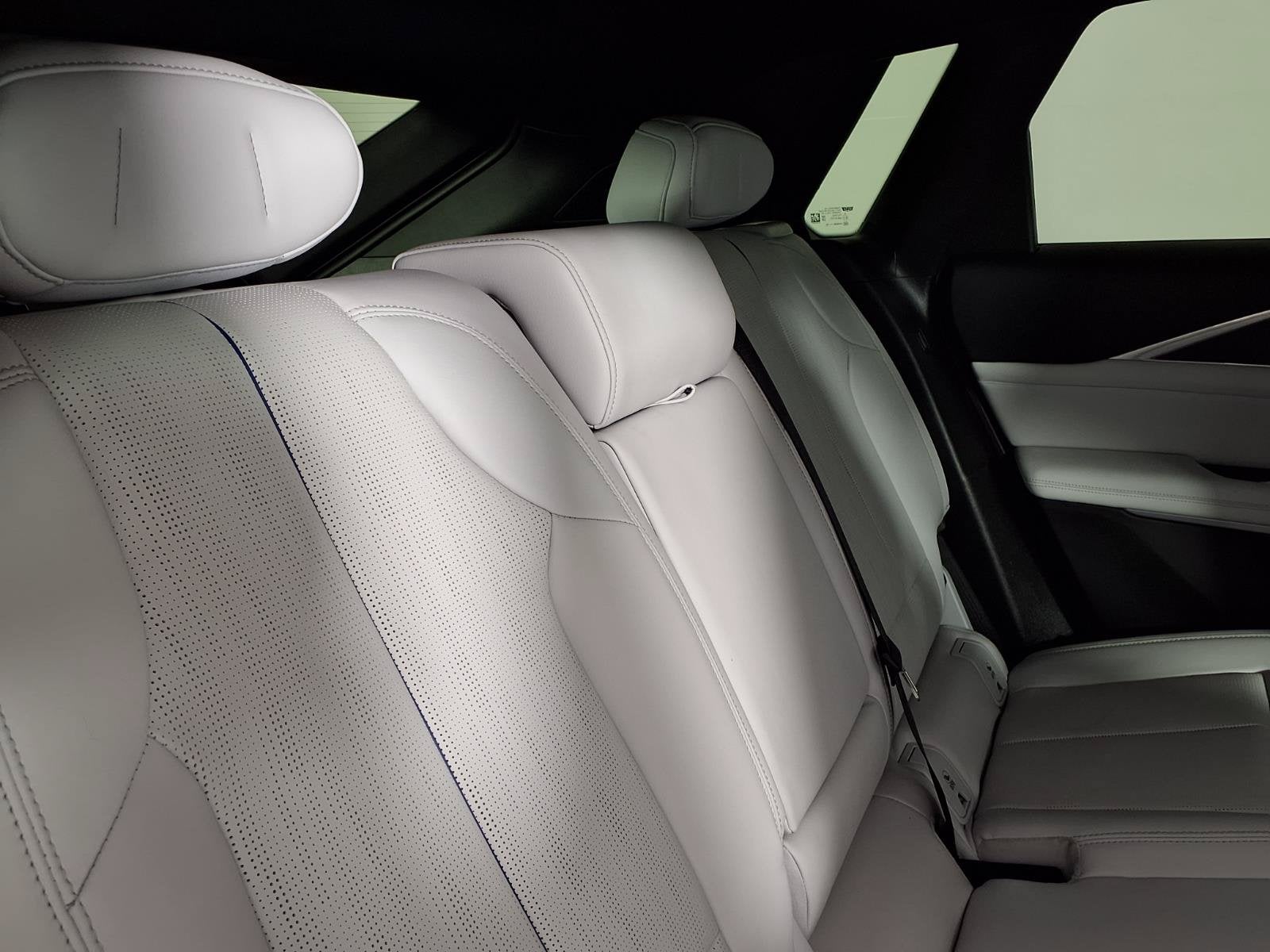 2024 Cadillac LYRIQ Luxury 2