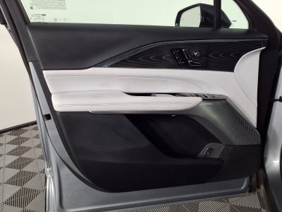 2024 Cadillac LYRIQ Luxury 2