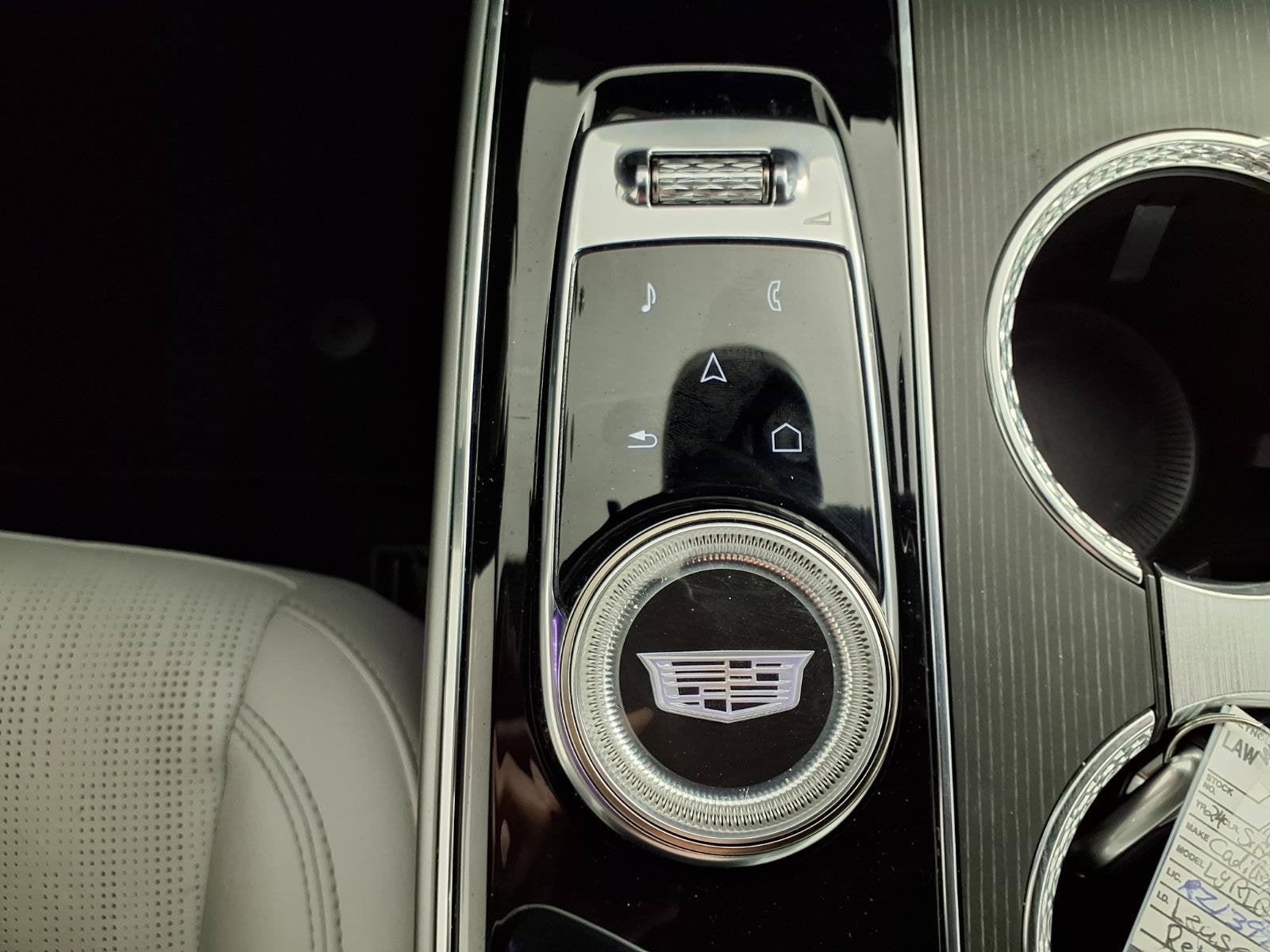 2024 Cadillac LYRIQ Luxury 2