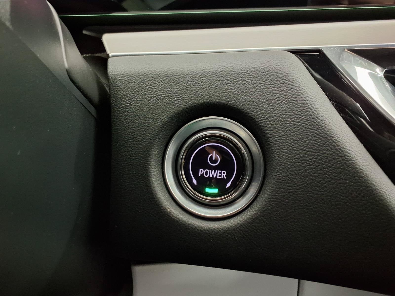 2024 Cadillac LYRIQ Luxury 2