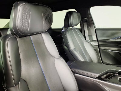 2024 Cadillac LYRIQ Luxury 3