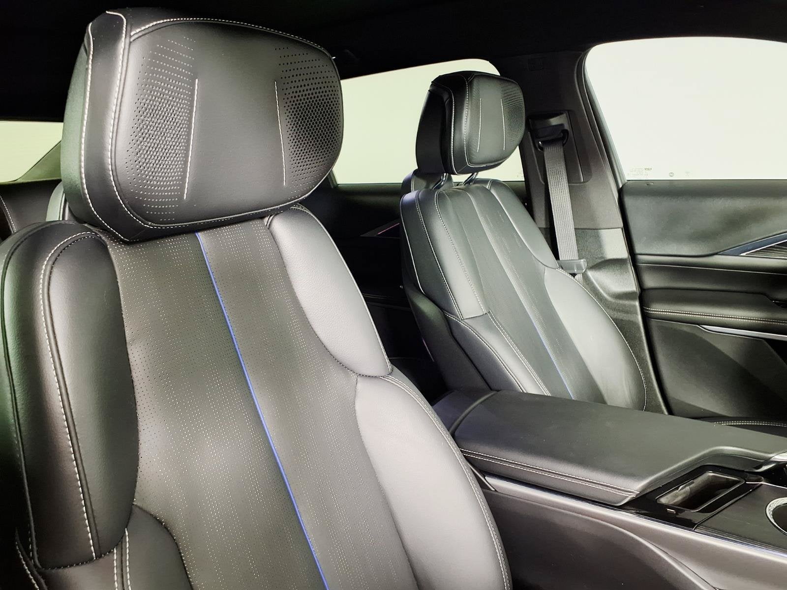 2024 Cadillac LYRIQ Luxury 3