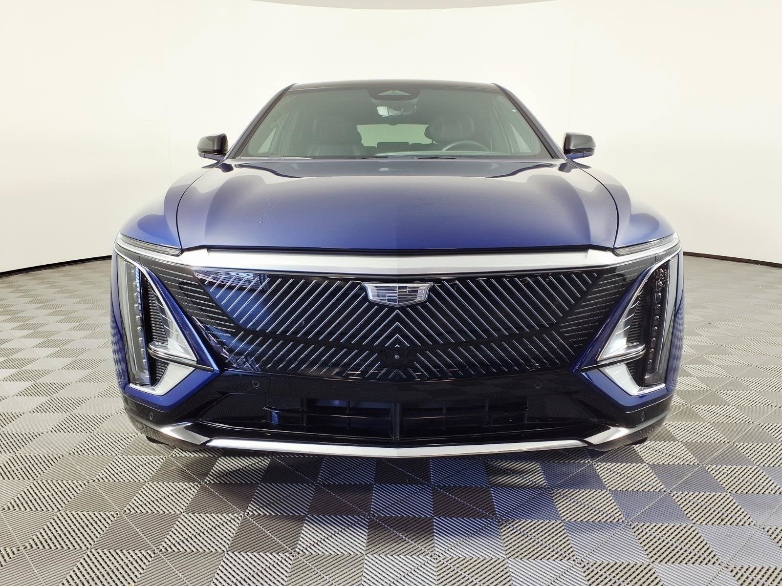 2024 Cadillac LYRIQ Luxury 3