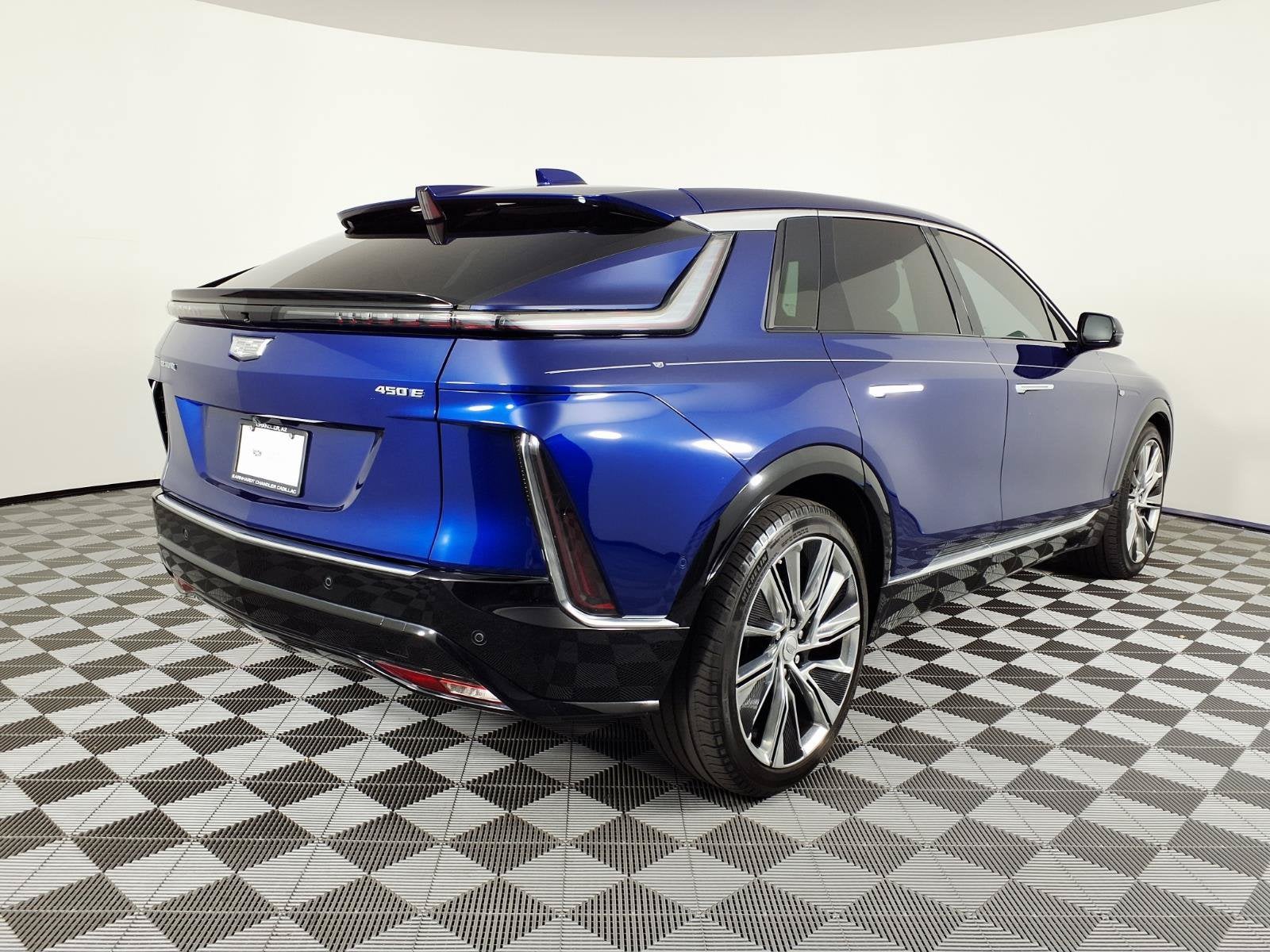 2024 Cadillac LYRIQ Luxury 3