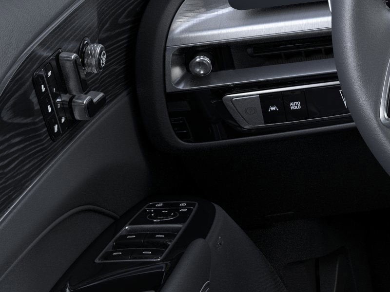 2025 Cadillac LYRIQ Luxury 3