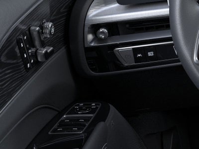 2025 Cadillac LYRIQ Luxury 3