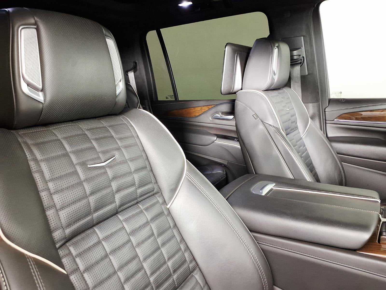 2023 Cadillac Escalade ESV 4WD Sport Platinum