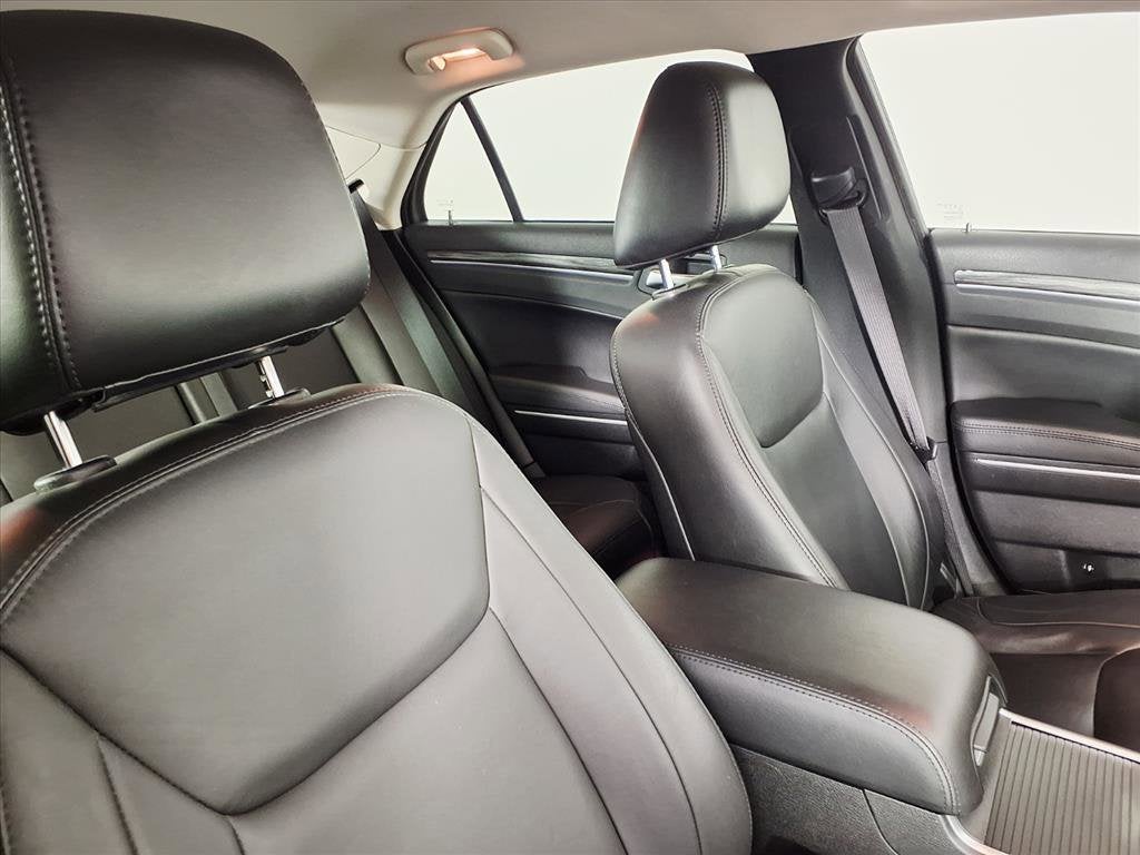 2019 Chrysler 300 Touring L