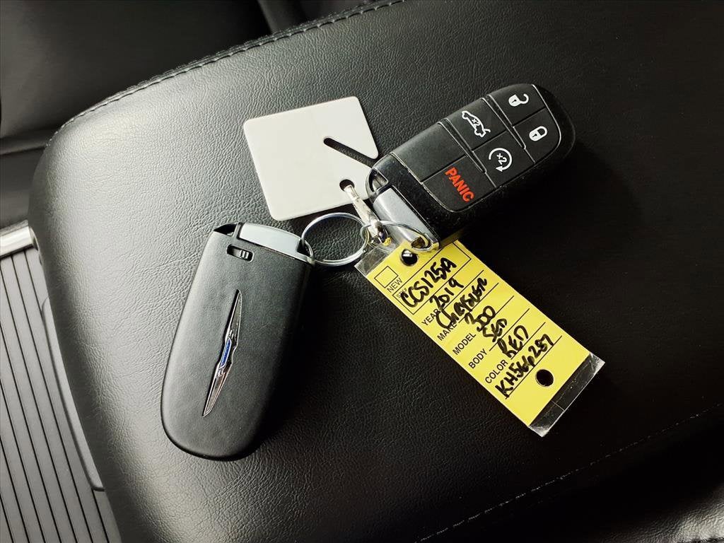 2019 Chrysler 300 Touring L