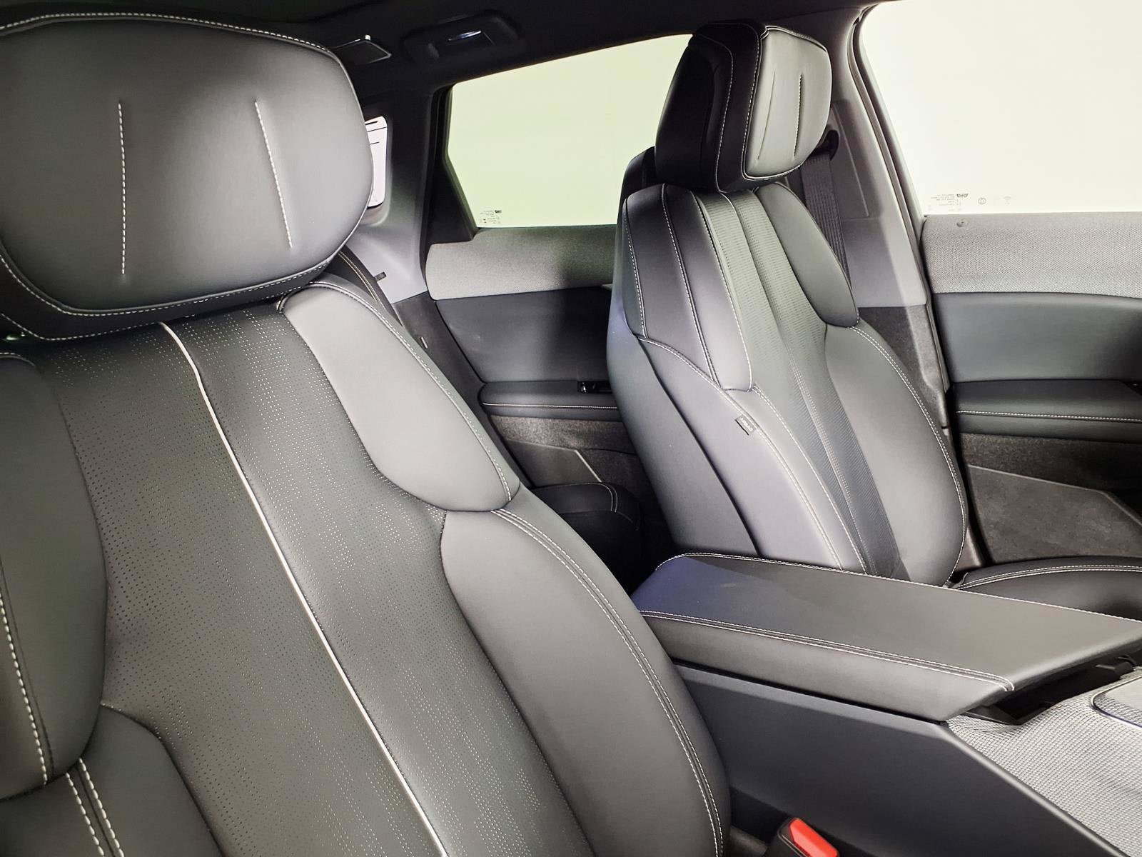 2025 Cadillac OPTIQ Luxury 2