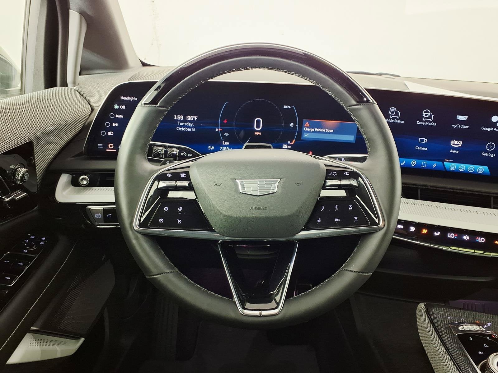 2025 Cadillac OPTIQ Luxury 2