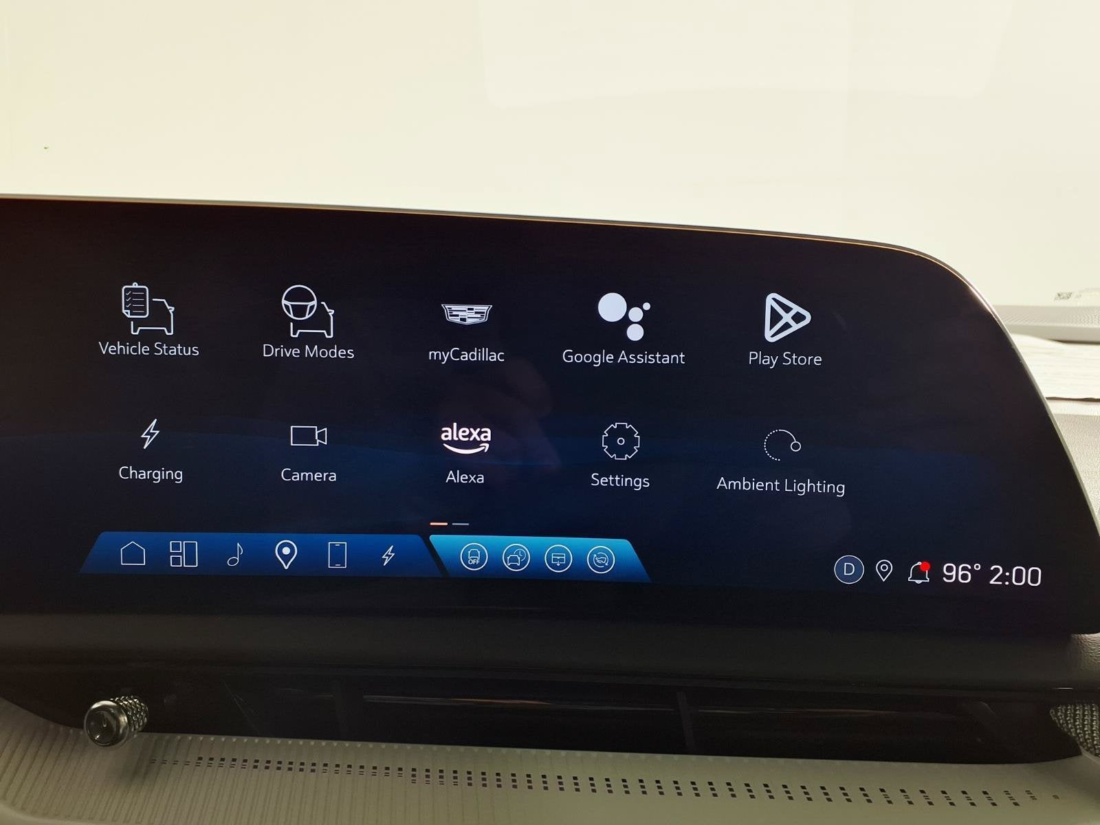 2025 Cadillac OPTIQ Luxury 2