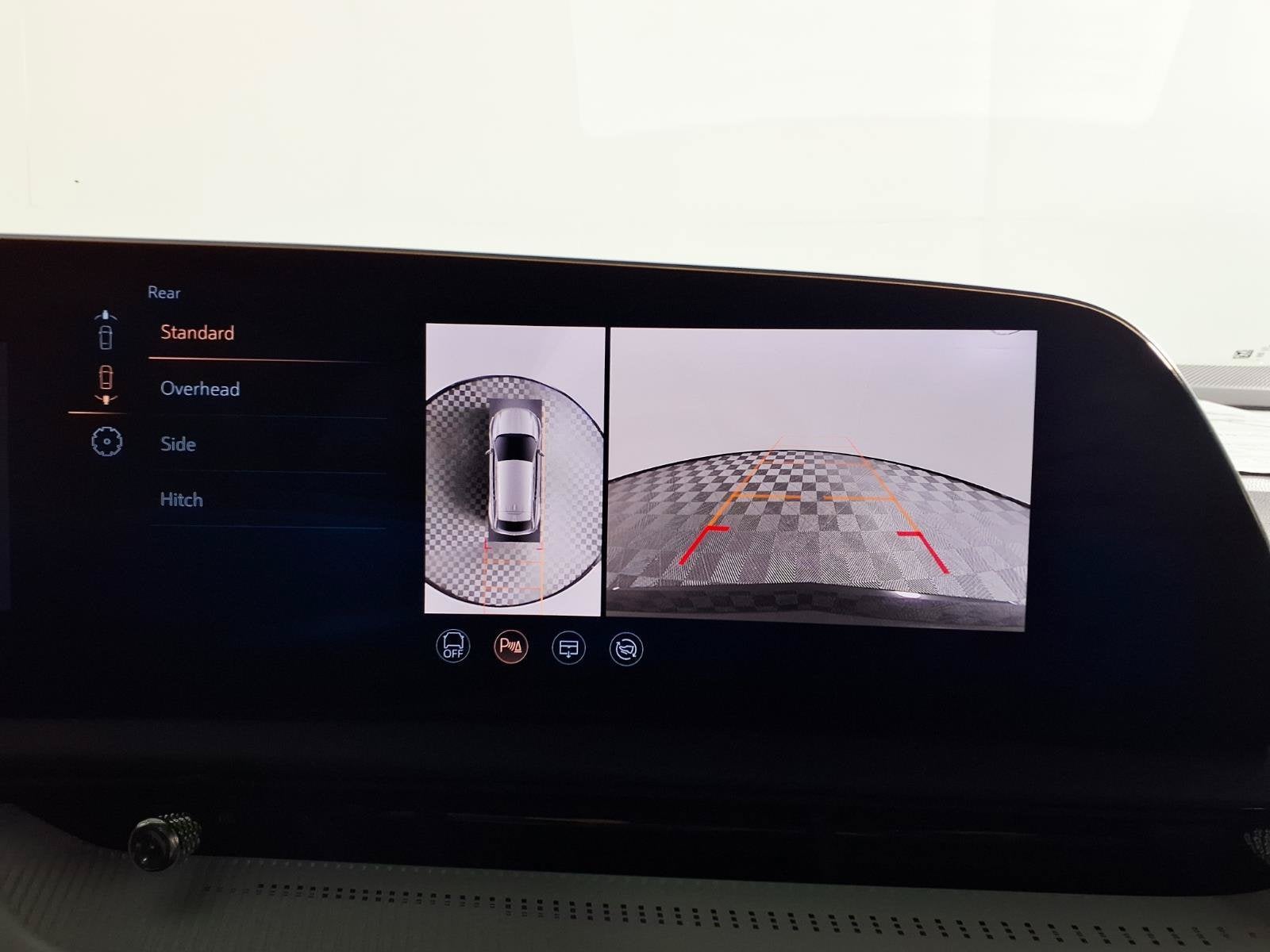 2025 Cadillac OPTIQ Luxury 2