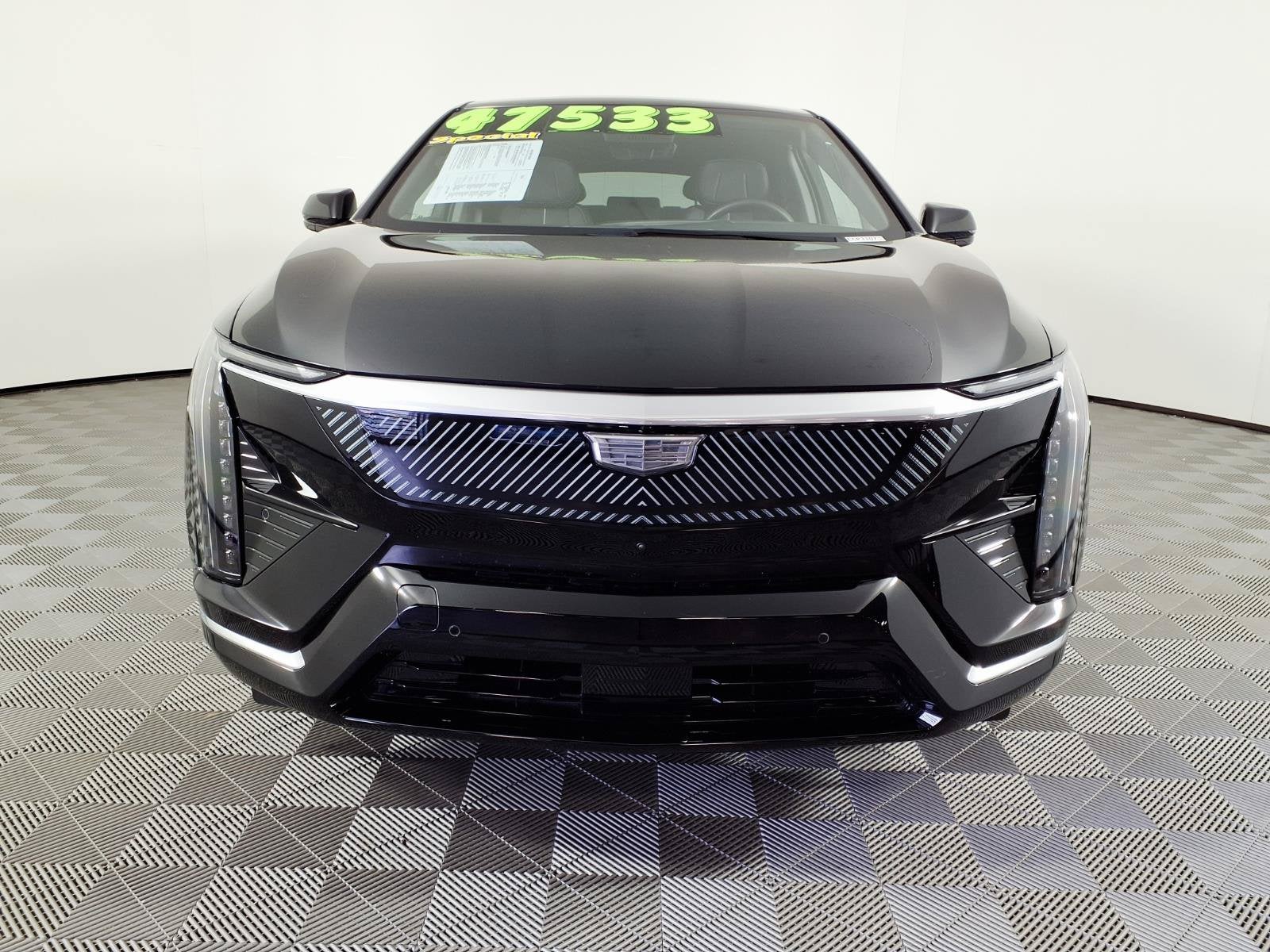 2025 Cadillac OPTIQ Luxury 2