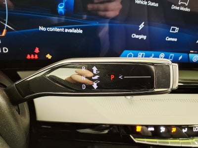 2025 Cadillac OPTIQ Luxury 2