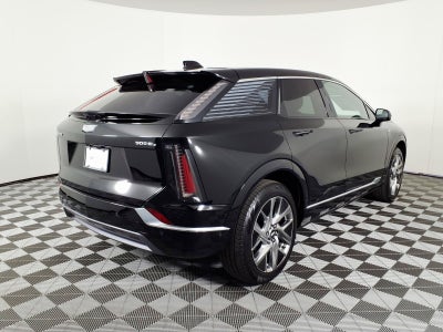 2025 Cadillac OPTIQ Luxury 2