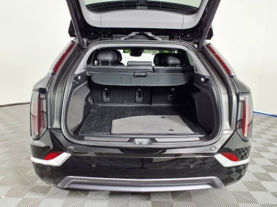 2025 Cadillac OPTIQ Luxury 2