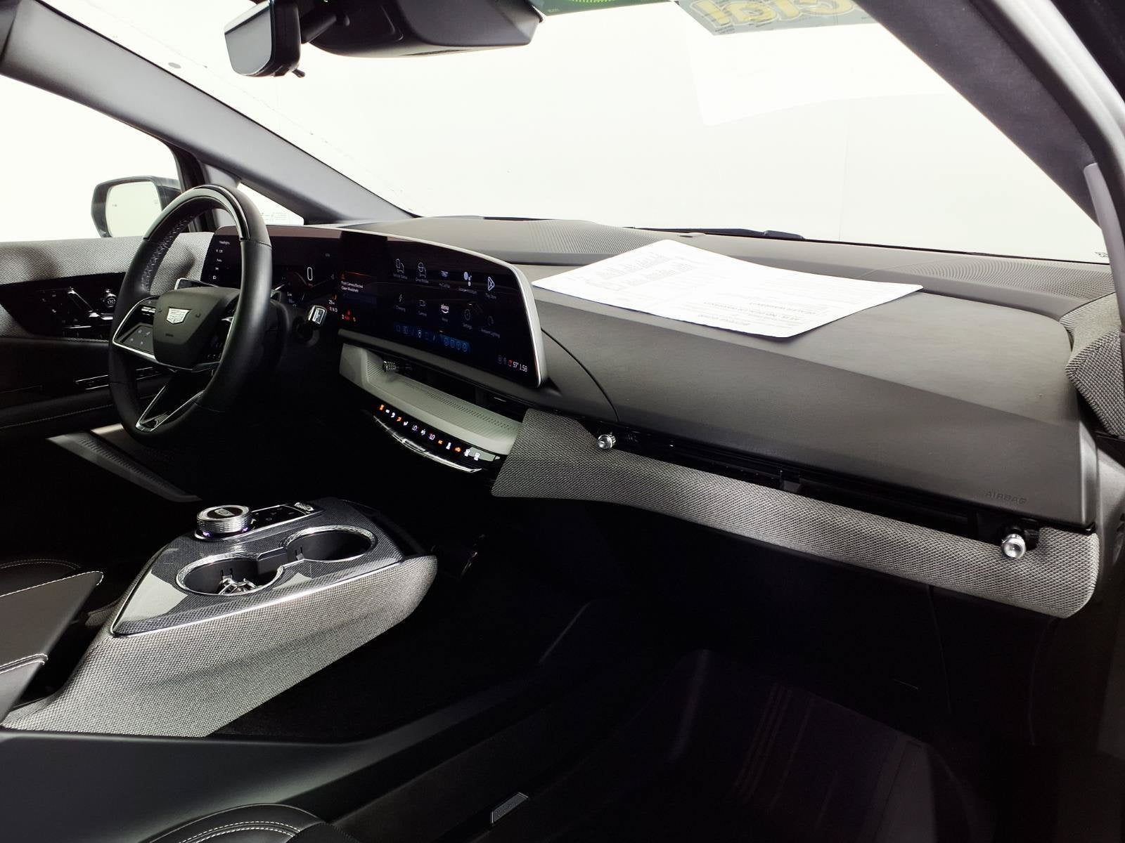 2025 Cadillac OPTIQ Luxury 2