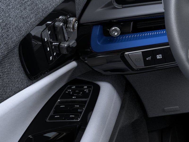 2025 Cadillac OPTIQ Luxury 2